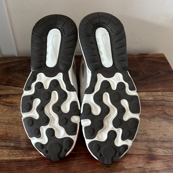 Nike Air Max 270 React - Picture 7 of 9